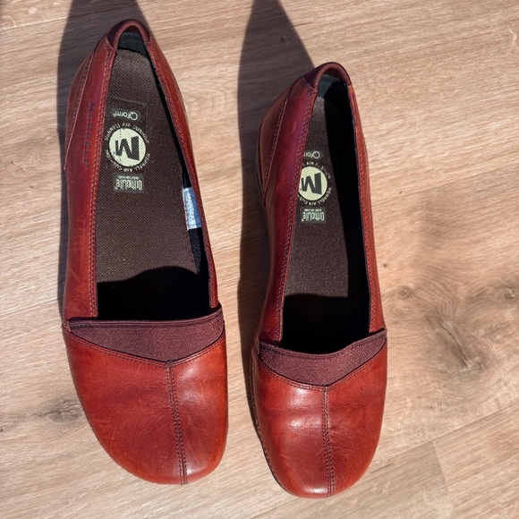 Merrell Leather Flat - Picture 2 of 4